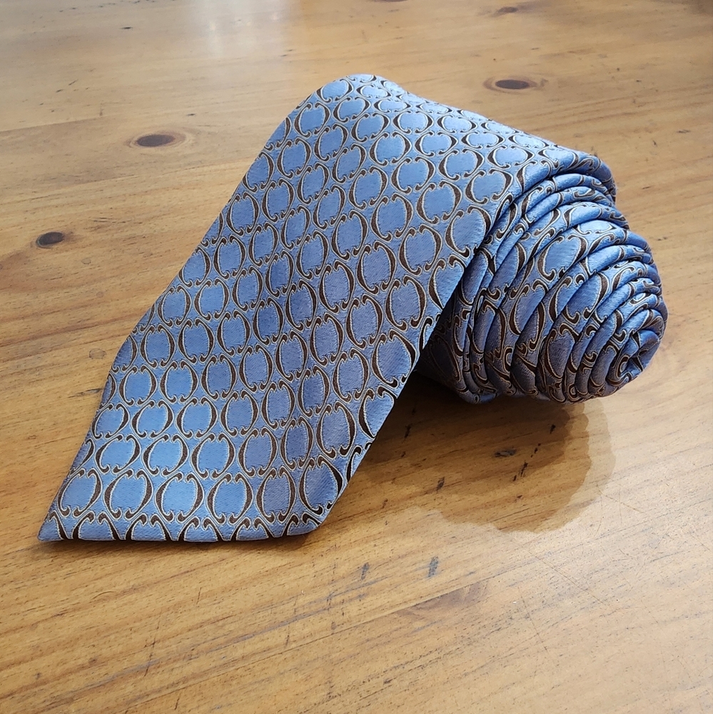 Ermenegildo Zegna 100% Silk Neck Tie With Geometric Pattern. 60 Inches